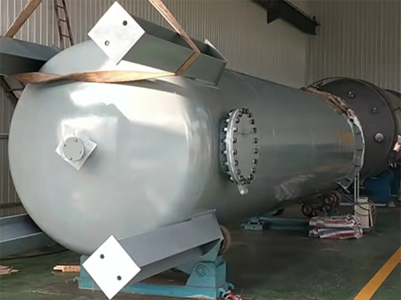 緊襯（chèn）四氟儲（chǔ）罐